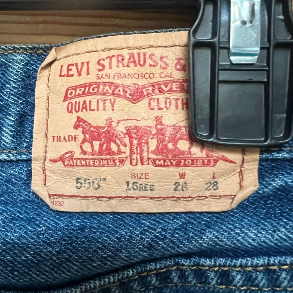 Levi’s Vintage 550 Relaxed Fit Cutoff Denim Shorts Distressed High Rise - Picture 5 of 5